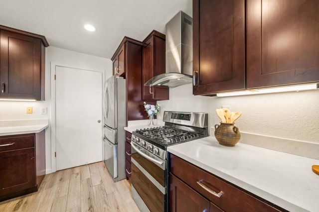 507 Shoal Circle, Redwood Shores, CA 94065