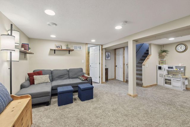 4047 Louisiana Avenue N, New Hope, MN 55427