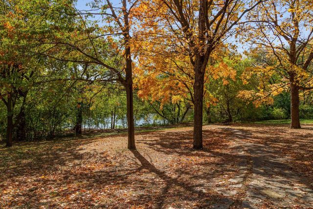 4047 Louisiana Avenue N, New Hope, MN 55427