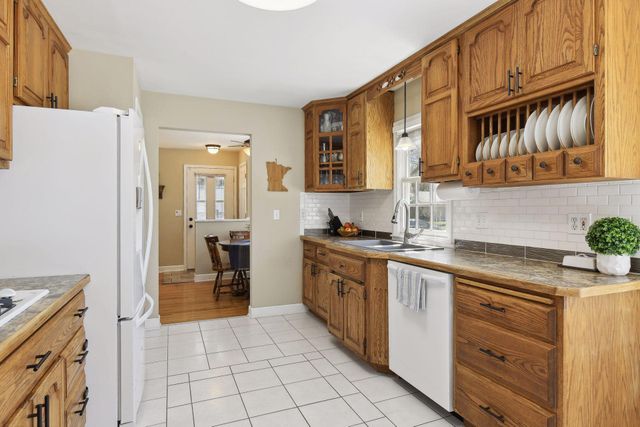 4047 Louisiana Avenue N, New Hope, MN 55427