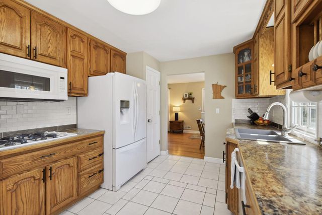 4047 Louisiana Avenue N, New Hope, MN 55427