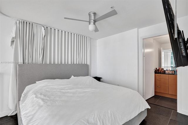 300 S Biscayne Blvd L-1206, Miami, FL 33131