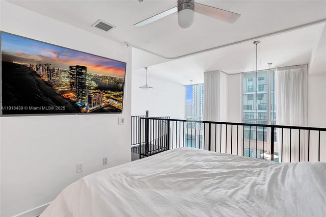 300 S Biscayne Blvd L-1206, Miami, FL 33131