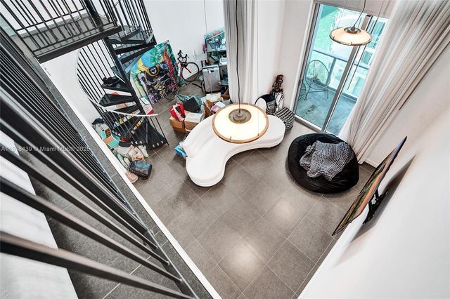 300 S Biscayne Blvd L-1206, Miami, FL 33131