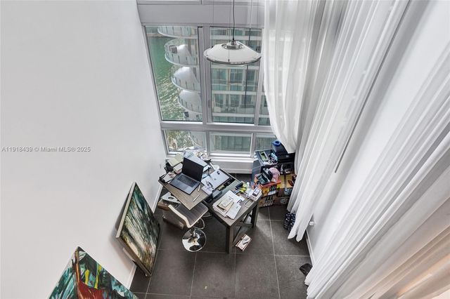 300 S Biscayne Blvd L-1206, Miami, FL 33131