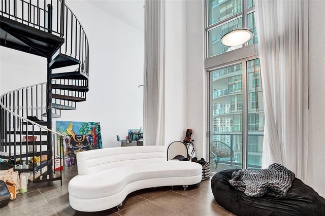 300 S Biscayne Blvd L-1206, Miami, FL 33131