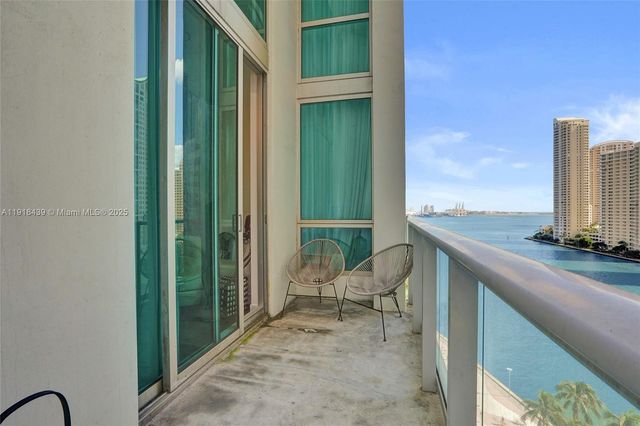 300 S Biscayne Blvd L-1206, Miami, FL 33131