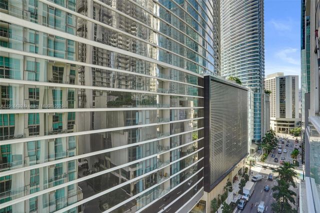 300 S Biscayne Blvd L-1206, Miami, FL 33131