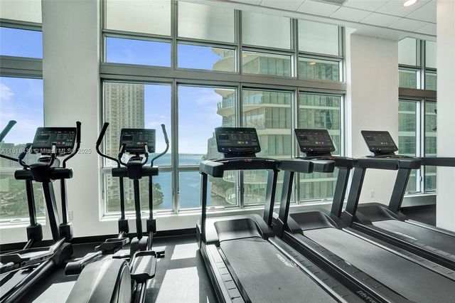 300 S Biscayne Blvd L-1206, Miami, FL 33131