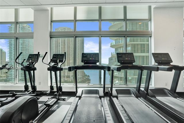 300 S Biscayne Blvd L-1206, Miami, FL 33131