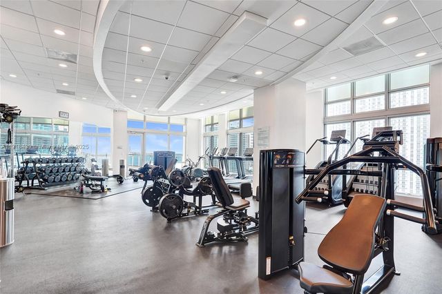 300 S Biscayne Blvd L-1206, Miami, FL 33131