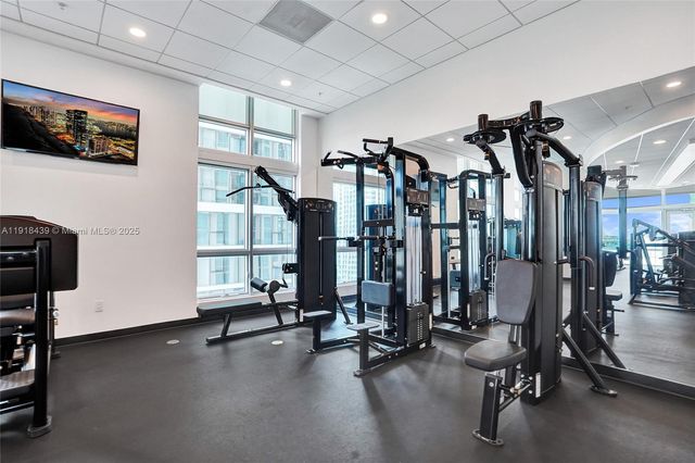 300 S Biscayne Blvd L-1206, Miami, FL 33131