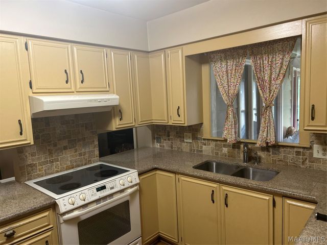 953 Green Ridge Court, Montgomery, AL 36109