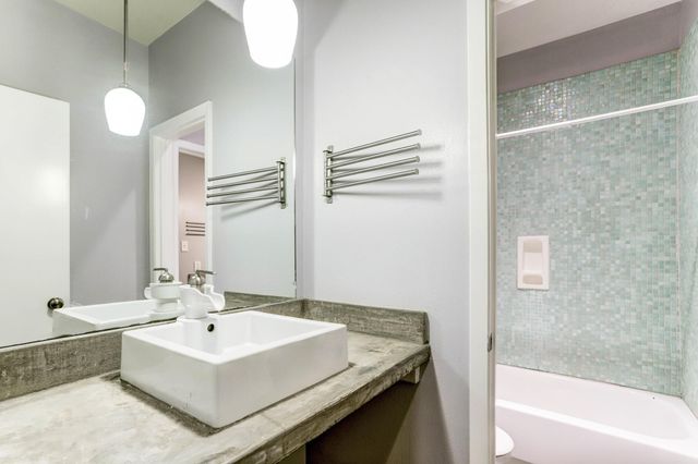 5418 Kiam Street A, Houston, TX 77007