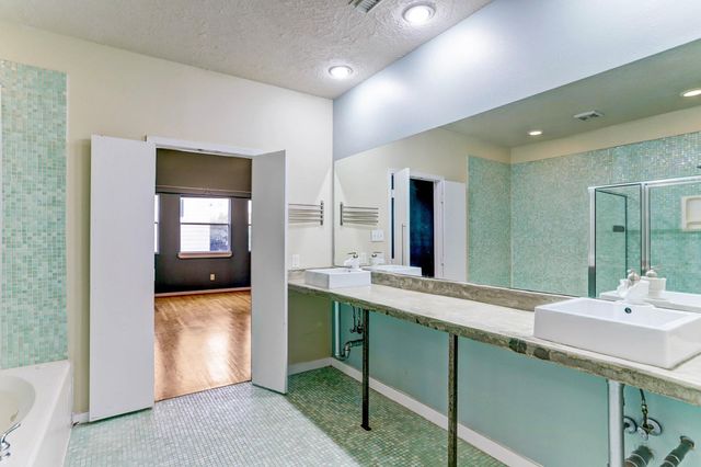 5418 Kiam Street A, Houston, TX 77007