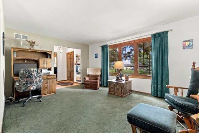 W174N9847 Wendy LANE, Germantown, WI 53022