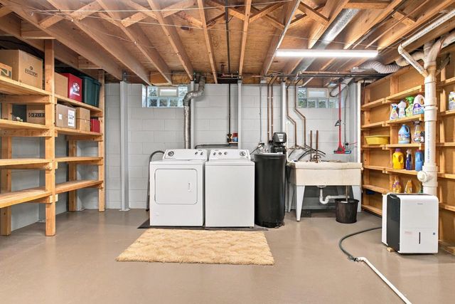W174N9847 Wendy LANE, Germantown, WI 53022