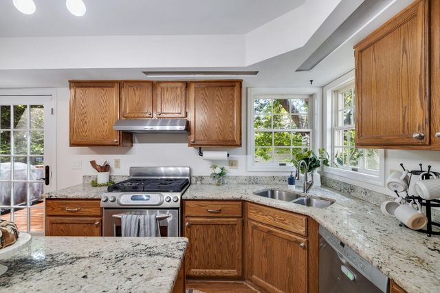 7603 Foxwood Drive, Schererville, IN 46375