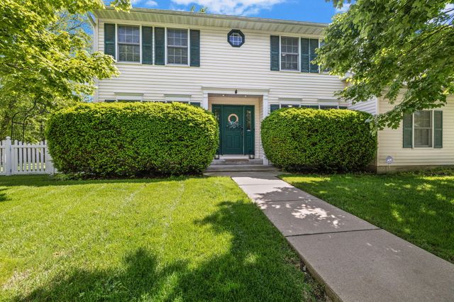 7603 Foxwood Drive, Schererville, IN 46375