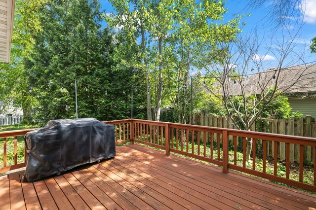 7603 Foxwood Drive, Schererville, IN 46375