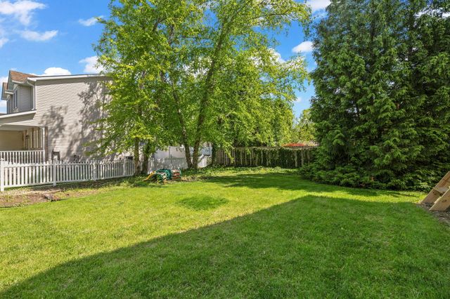 7603 Foxwood Drive, Schererville, IN 46375