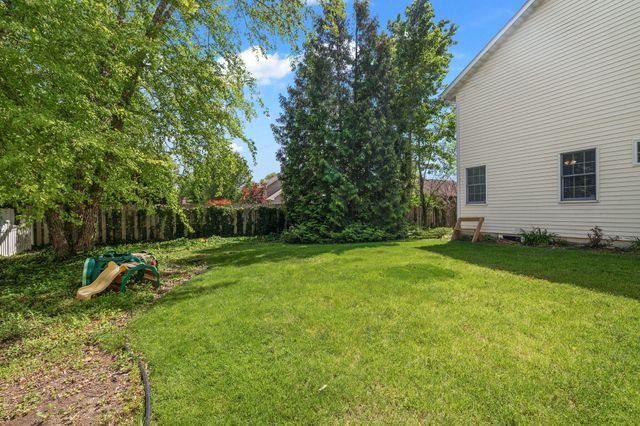 7603 Foxwood Drive, Schererville, IN 46375