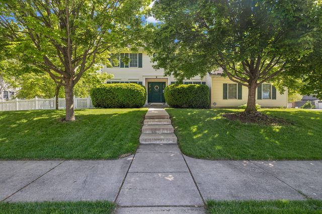7603 Foxwood Drive, Schererville, IN 46375