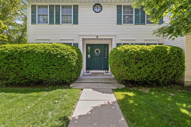 7603 Foxwood Drive, Schererville, IN 46375