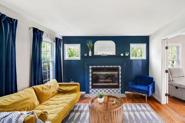 7603 Foxwood Drive, Schererville, IN 46375