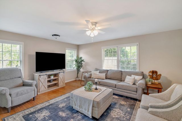 7603 Foxwood Drive, Schererville, IN 46375