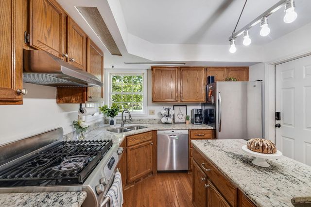 7603 Foxwood Drive, Schererville, IN 46375