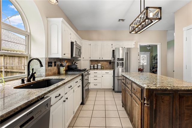 3803 SE 5th Street, Bentonville, AR 72712