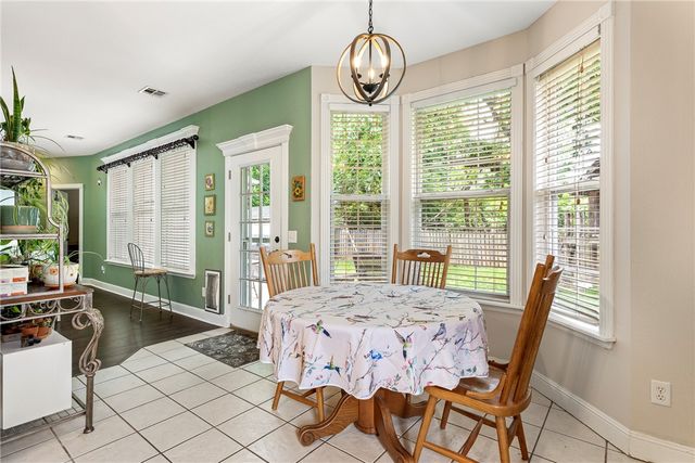 3803 SE 5th Street, Bentonville, AR 72712