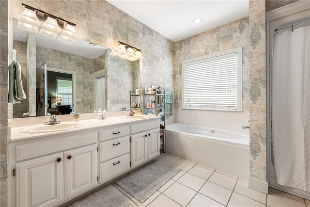 3803 SE 5th Street, Bentonville, AR 72712