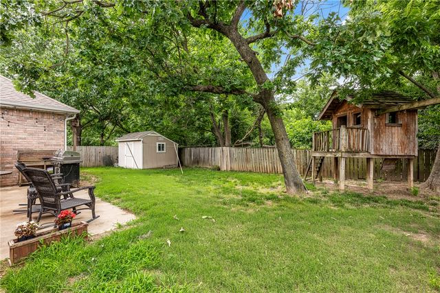 3803 SE 5th Street, Bentonville, AR 72712