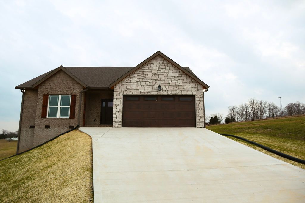 4114 Summer Pt, Cookeville, TN 38501