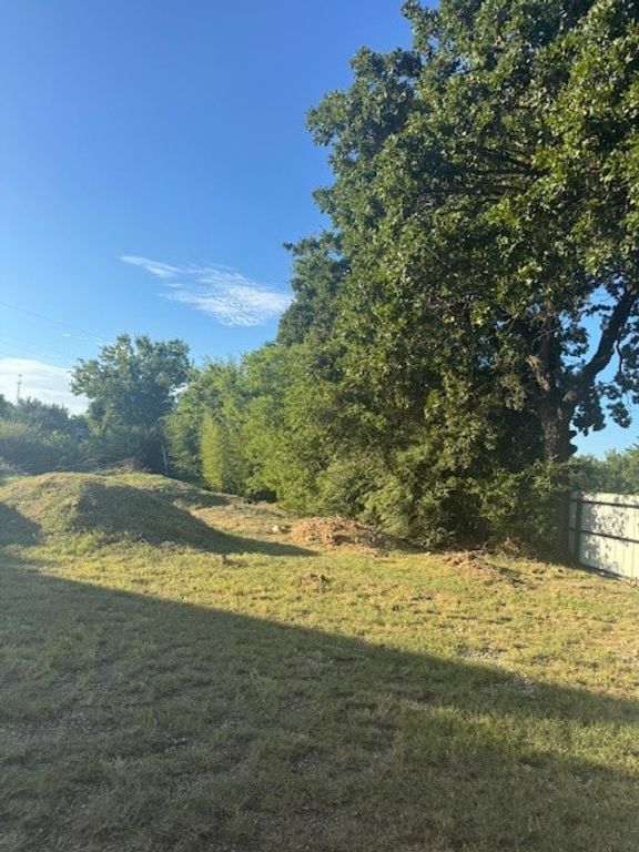 2417 E Union Bower Road, Irving, TX 75061