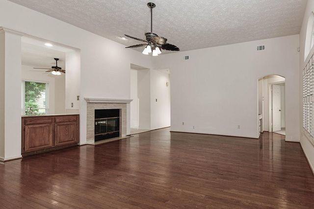 26 Gate Hill Drive, The Woodlands, TX 77381