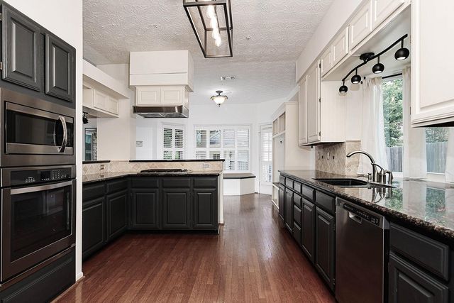 26 Gate Hill Drive, The Woodlands, TX 77381