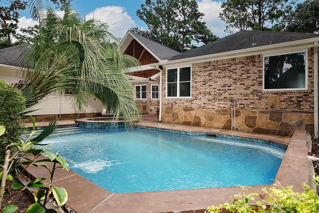26 Gate Hill Drive, The Woodlands, TX 77381