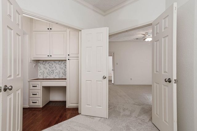 26 Gate Hill Drive, The Woodlands, TX 77381