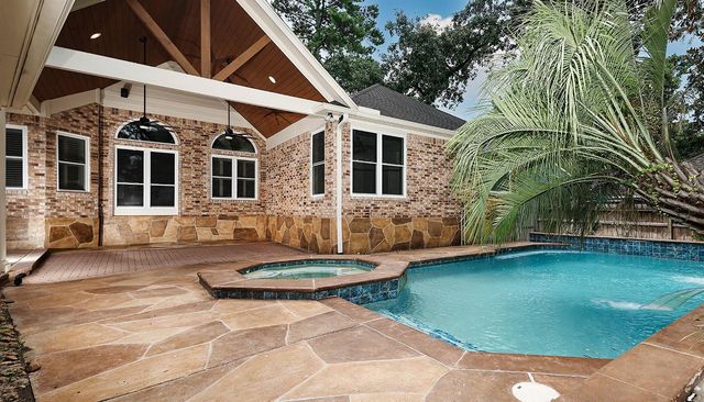 26 Gate Hill Drive, The Woodlands, TX 77381