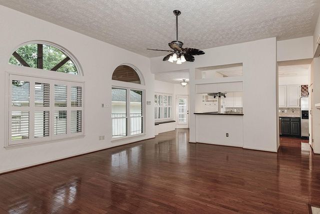 26 Gate Hill Drive, The Woodlands, TX 77381