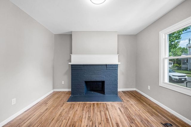 12-14 Carver St, Springfield, MA 01108