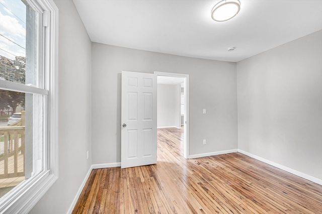 12-14 Carver St, Springfield, MA 01108