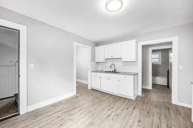 12-14 Carver St, Springfield, MA 01108