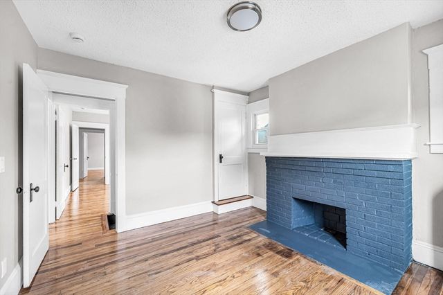 12-14 Carver St, Springfield, MA 01108