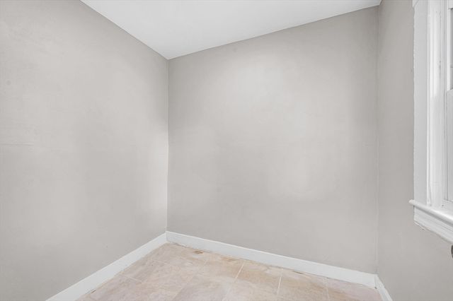 12-14 Carver St, Springfield, MA 01108