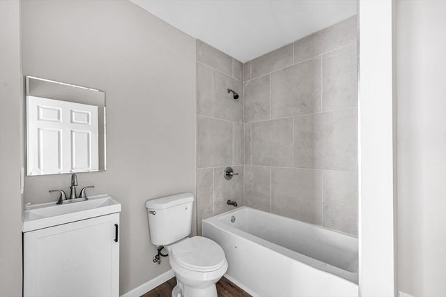 12-14 Carver St, Springfield, MA 01108