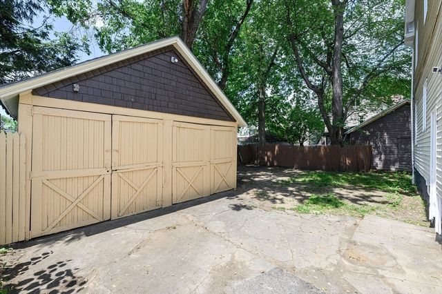 12-14 Carver St, Springfield, MA 01108